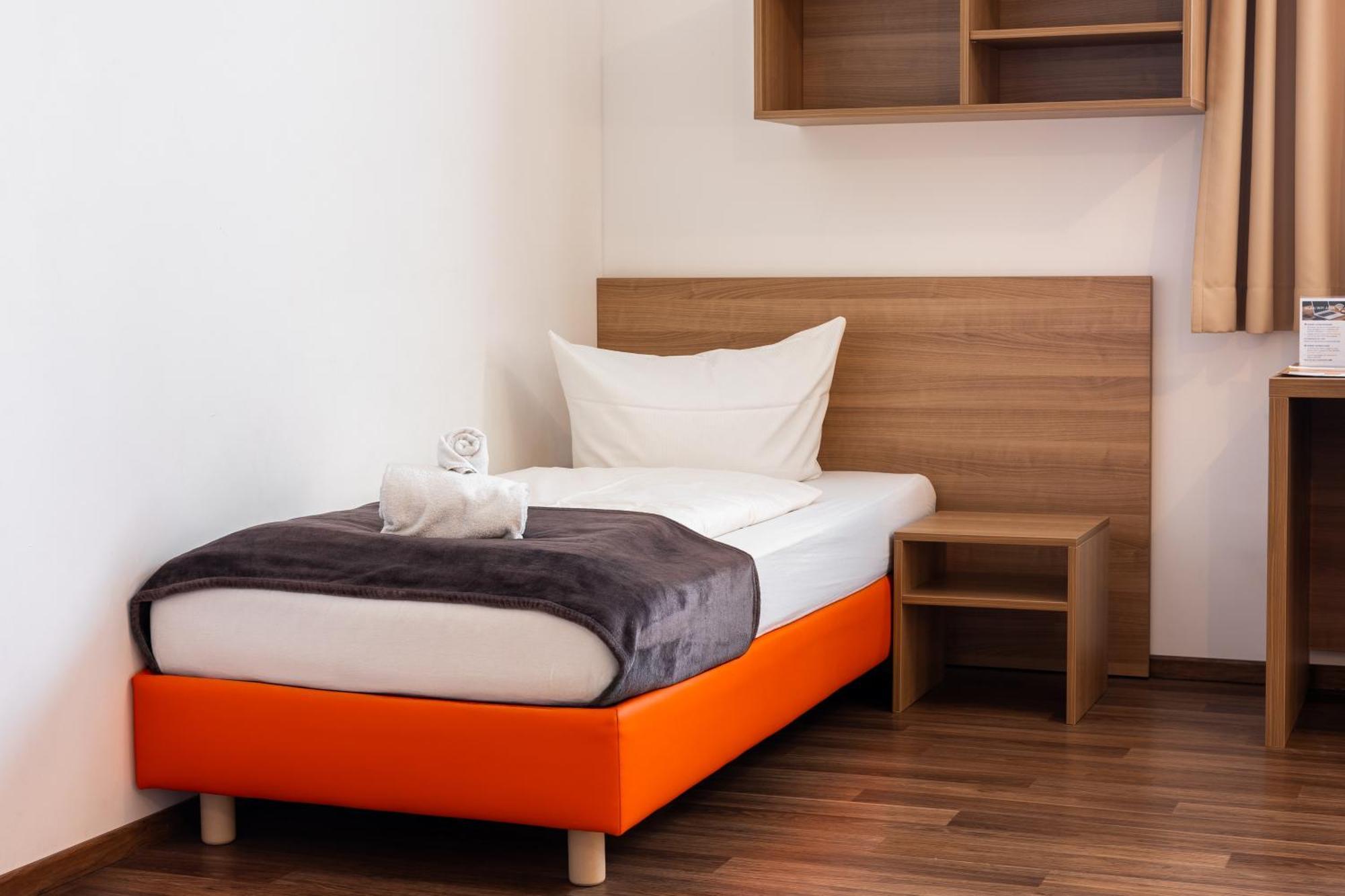 Hotel Orange Und 3*