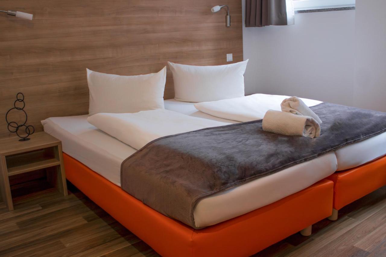 Orange Und Hotel