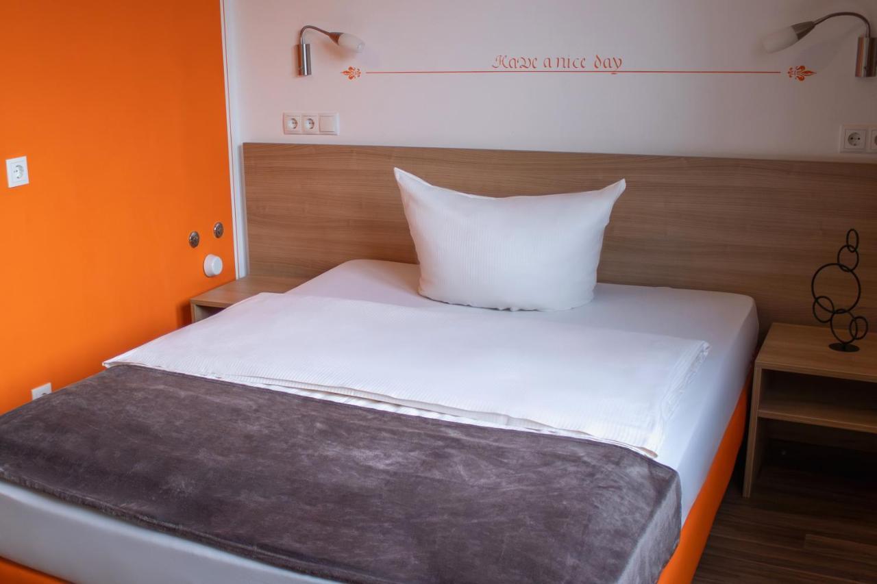 Orange Und Neu-Ulm