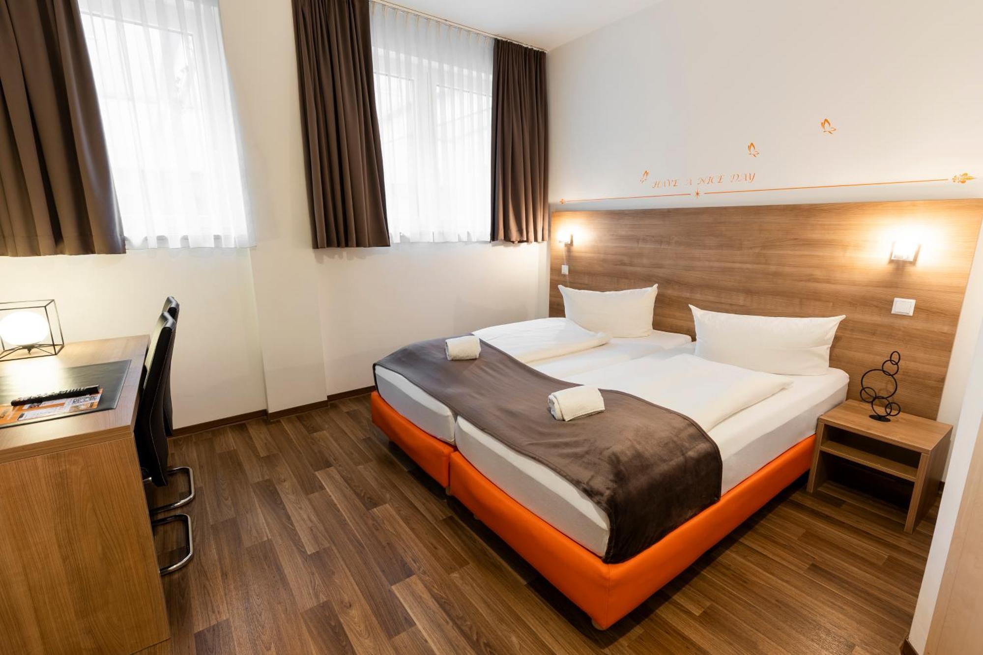 Orange Und Hotel Neu-Ulm