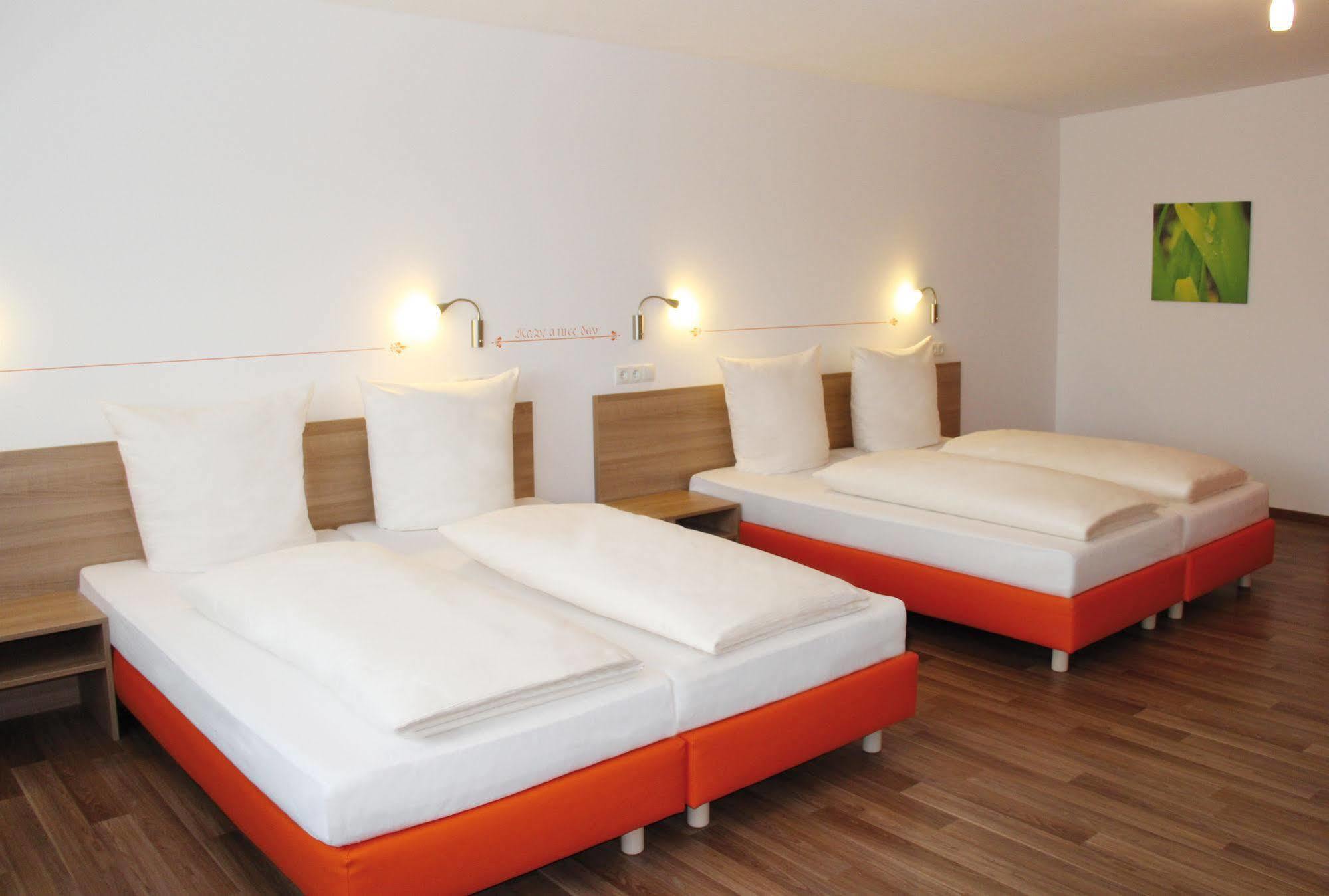 Orange Und Hotel Neu-Ulm